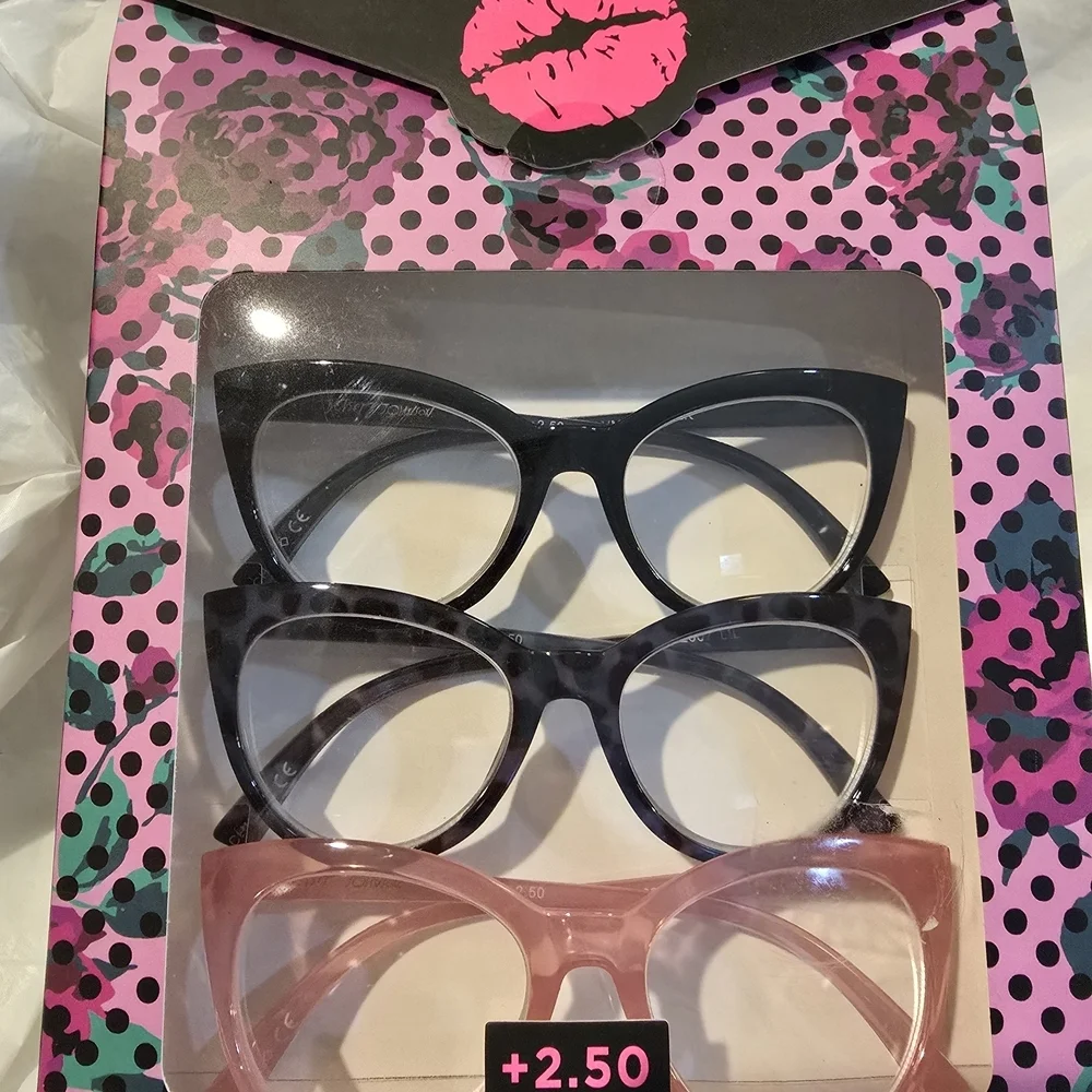Betsey Johnson Black and Pink Cat-Eye Glasses Set